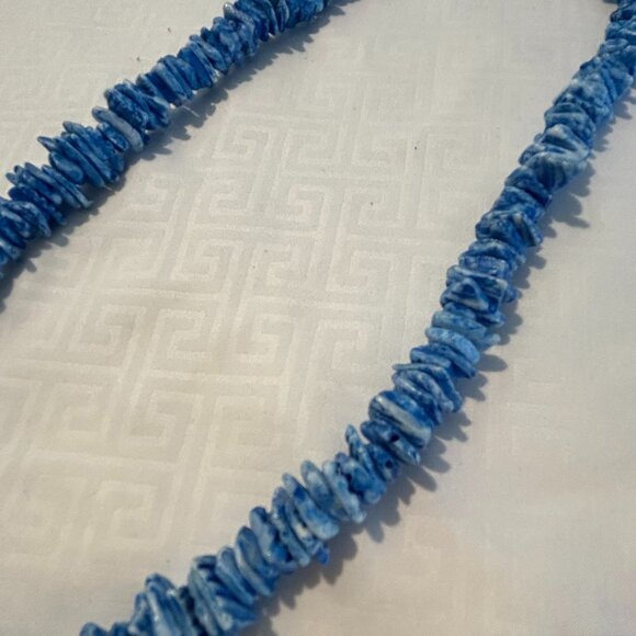 18" Blue Hawaiian Puka Necklace - Unisex - Picture 3 of 8
